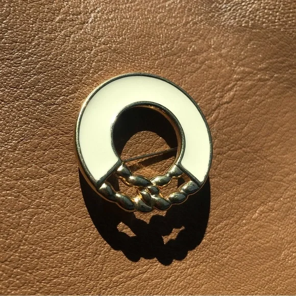 Vintage enamel brooch Monet Gold tone - Picture 6 of 7